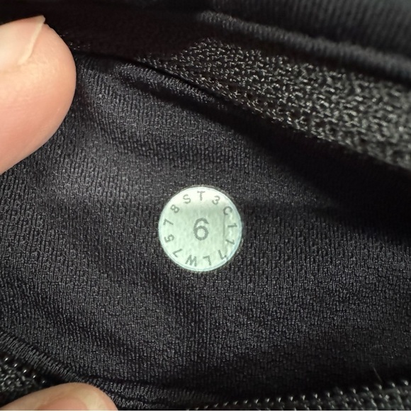 Lululemon Speed Short 4-way Stretch 2.5" Black shorts - Picture 9 of 9